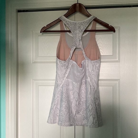 Lululemon tank - Picture 4 of 7